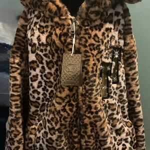 Cheetah print fuzzy   Lined  size XXL  SEQUENCED CHEETAH FACE JKT